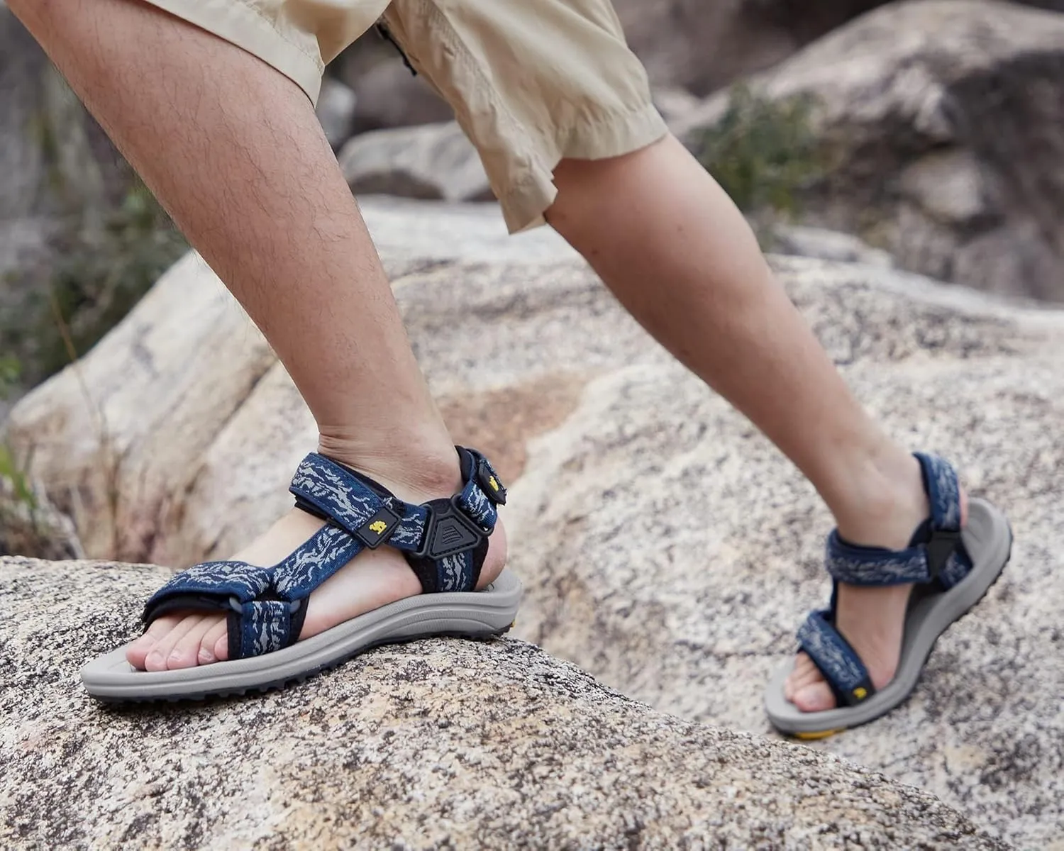 CAMELSPORTS Mens Athletic Sandals Outdoor Strap Summer Beach Sandals Waterproof Fisherman Water Shoes Open Toe Sport Gym Hiking Sandal