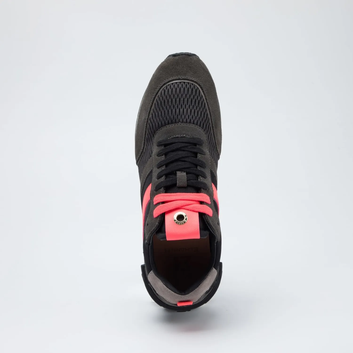 ELHANN.H The SJ Sneakers Combines Simple Lines with a Dynamic Style.