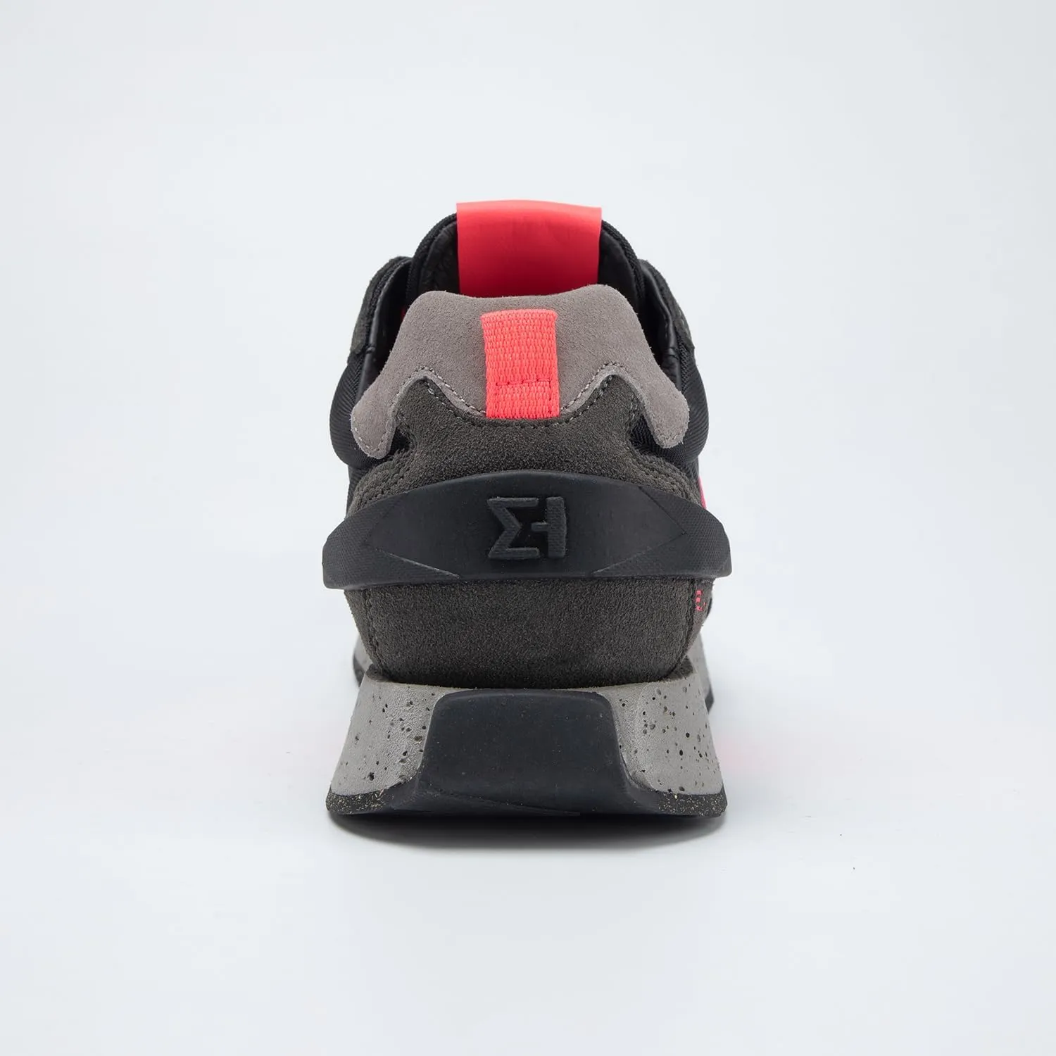 ELHANN.H The SJ Sneakers Combines Simple Lines with a Dynamic Style.