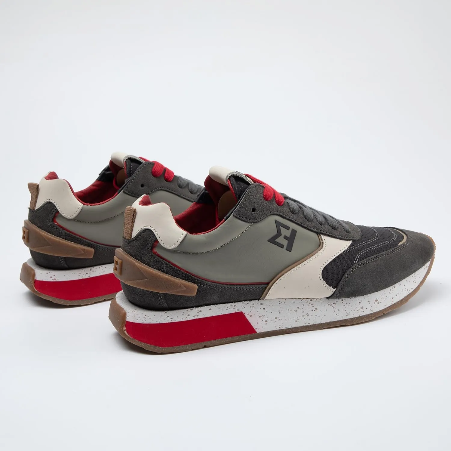 ELHANN.H The SJ Sneakers Combines Simple Lines with a Dynamic Style.