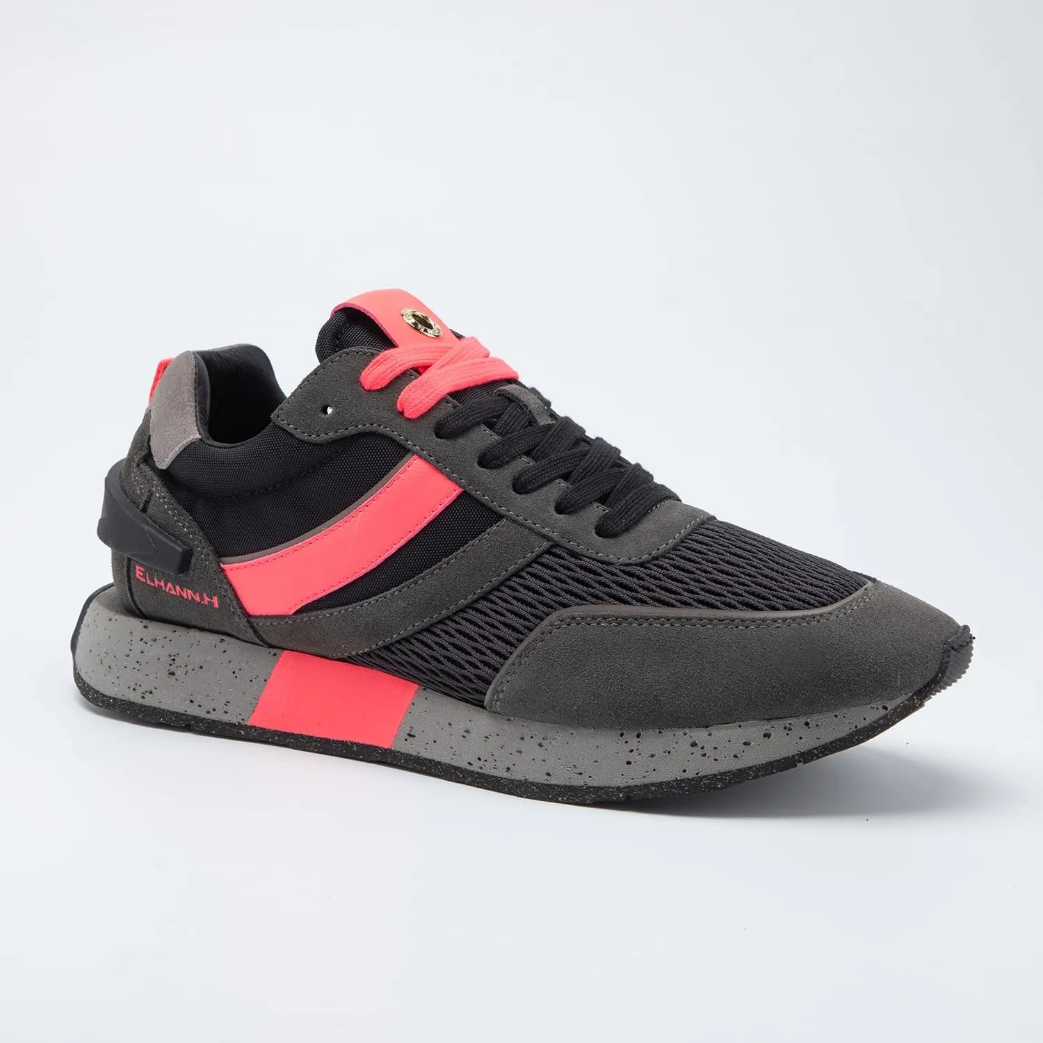 ELHANN.H The SJ Sneakers Combines Simple Lines with a Dynamic Style.