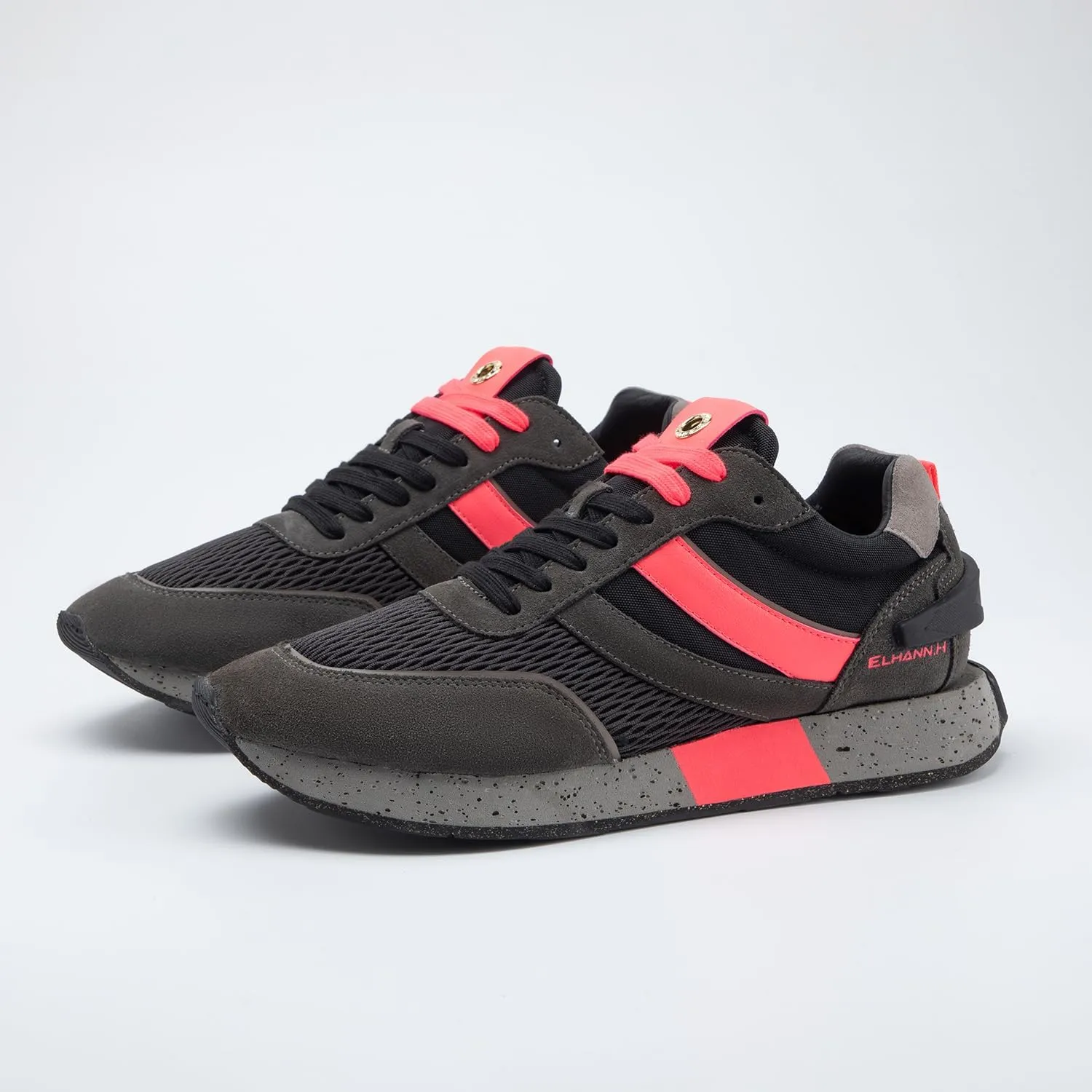 ELHANN.H The SJ Sneakers Combines Simple Lines with a Dynamic Style.