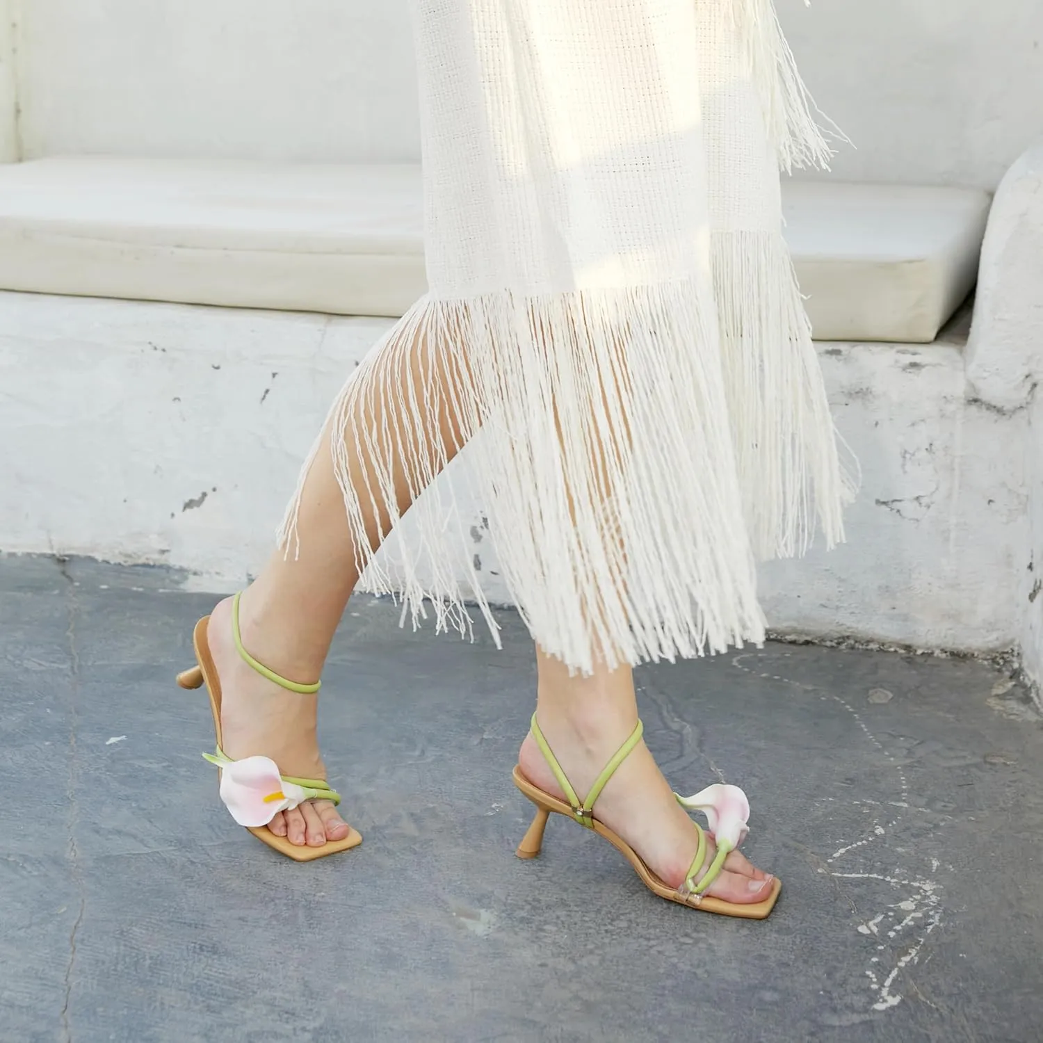 Flower Kitten Heels for Women Calla Lily Square Open Toe Floral Strappy Low Kitty Heeled Sandals Dressy Wedding Shoes