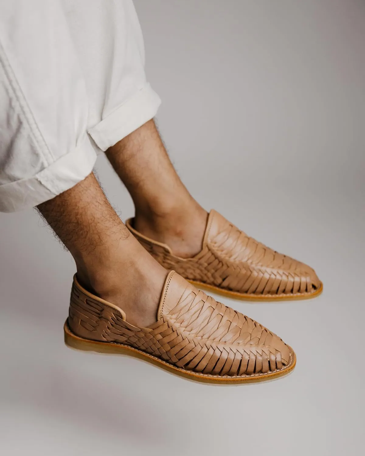Mexico en la Piel Handmade Leather Huarache Sandals for Men - Genuine Tan Leather, Slip-On, Breathable Design, Ultra Comfortable Insole, Casual and Beach-Ready Shoes, Sizes 7-13 US