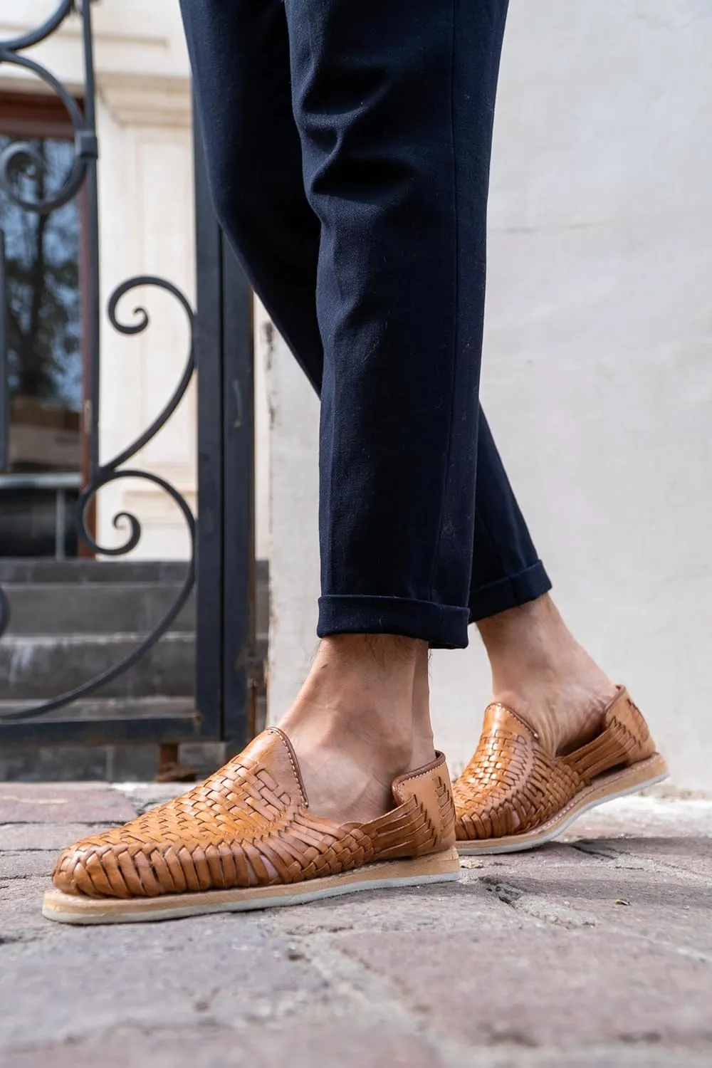 Mexico en la Piel Men’s Handmade Leather Huarache Sandals – Slip-On, Comfortable, Breathable, Available in Tan, Black, and Reddish – Sizes 8US to 13US