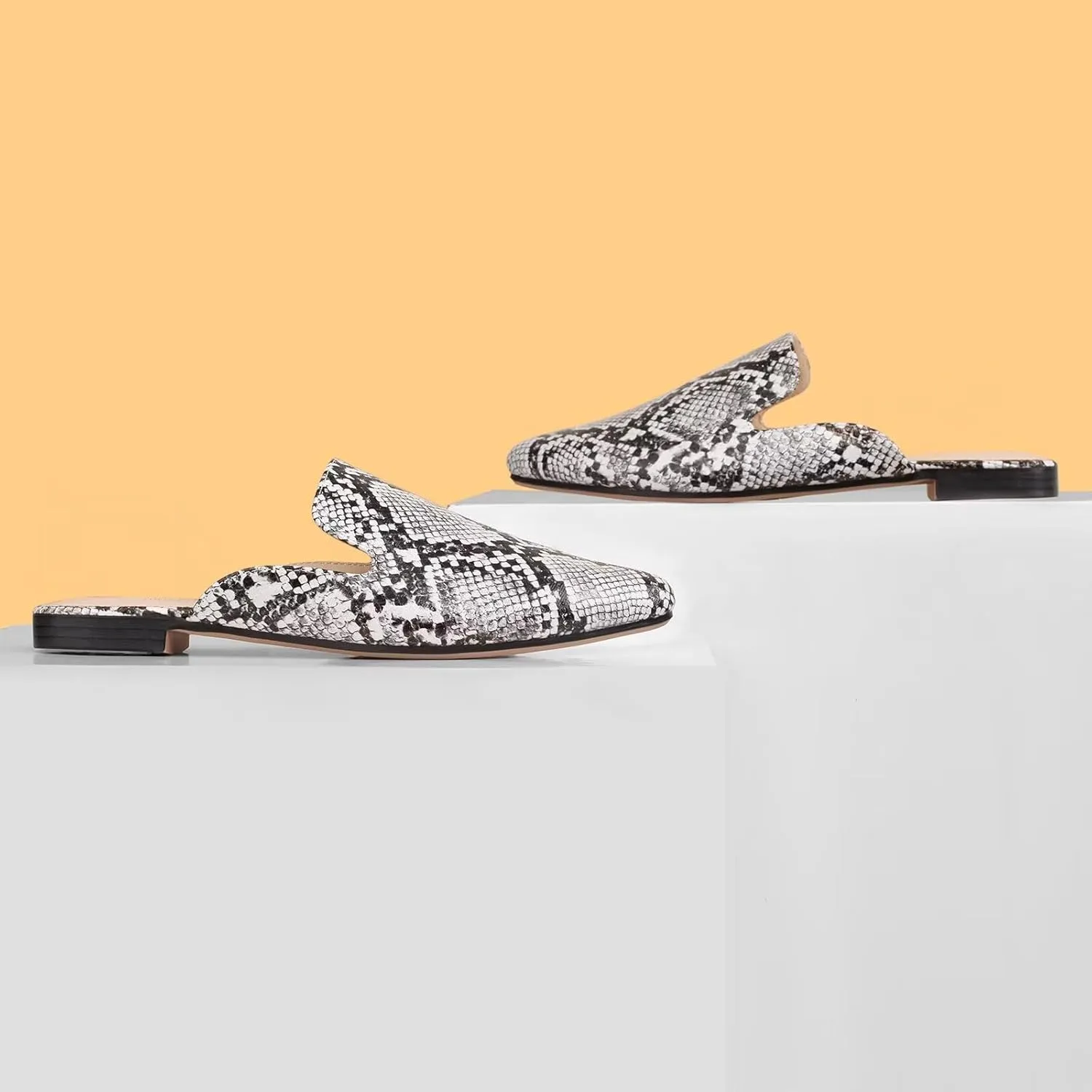 MUSSHOE Mules for Women Flats Comfortable Pointed Toe Women Mules