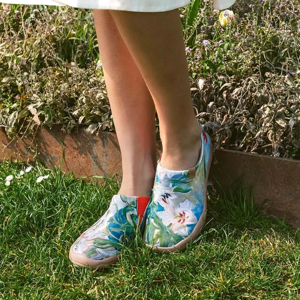 UIN Women's Blossom Slip On Shoes Colorful Comfortable Lightweight Art Travel Sneakers Casual Floral Stylish Everyday Loafers