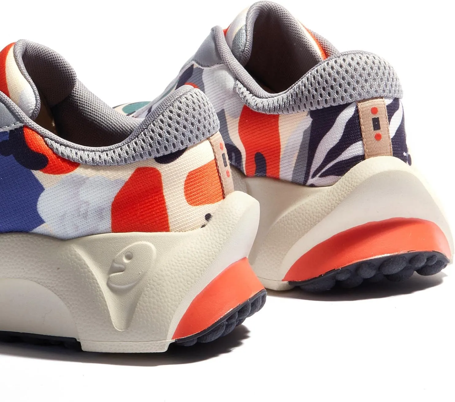 UIN Women's Retro Sneakers Lightweight Walking Casual Comfortable Art Painted Travel Shoes