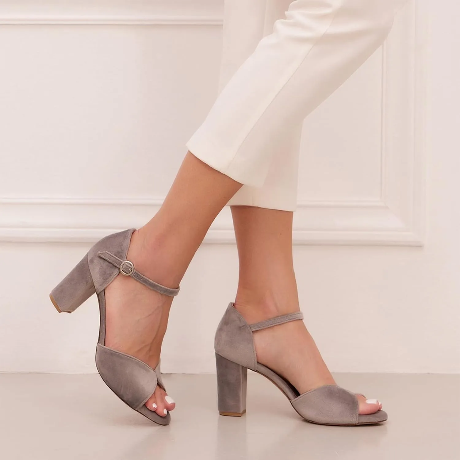 Womens Grey Velvet Open Toe Block Heel Shoes Adjustable Metal Buckle Round Toe Heeled Sandals Comfortable Wedding Party Dress Shoes